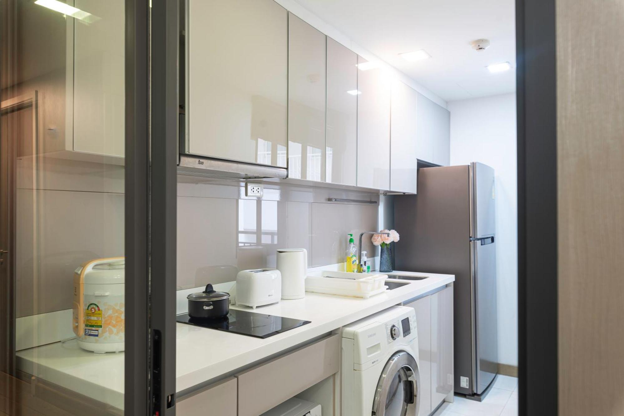 דירות בנגקוק Dazzle Sukhumvit 7 By Lefoyer מראה חיצוני תמונה